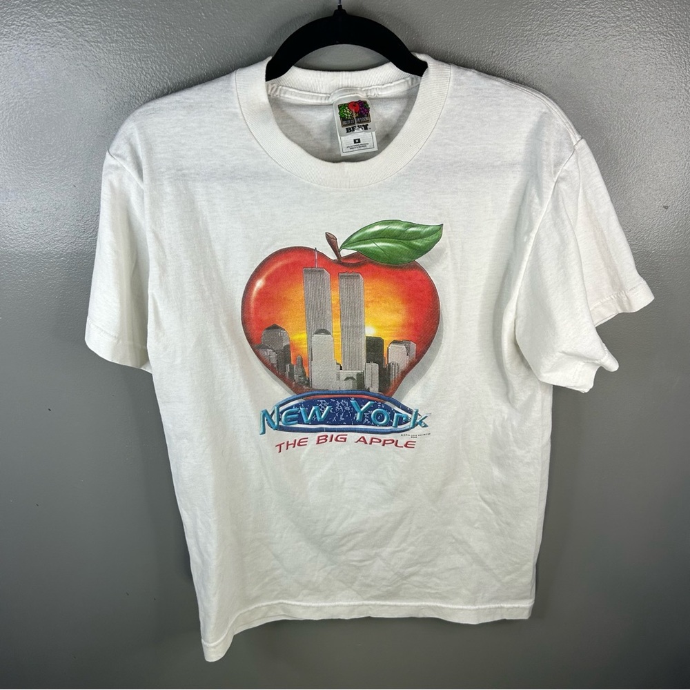 Vintage Y2K 2000 New York Big Apple Twin Towers White Shirt Size Medium